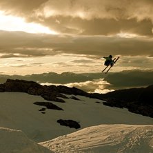 Sista kv&auml;llen i Fonna och Piffen sl&auml;nger upp en . Foto: Adam Falk. &Aring;kare: Piffen Edvall.