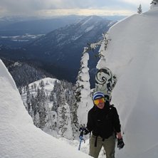 Sofie was stoked on the hike to the craziest load. Foto: Brian Wolfe. &Aring;kare: Sofie Windh.