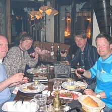 Foto: N&aring;n turist. &Aring;kare: Nice middag i Cham -05.