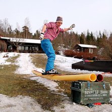 railar med skjorta p&aring;. Foto: sakariasmajander. &Aring;kare: mattias &amp;quot;klanten&amp;quot; ahlgren.
