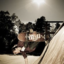 Handplant. Foto: Marcus Olsson. &Aring;kare: Mauritz.