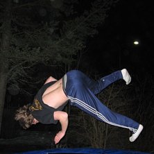 H&auml;r g&ouml;r jag en misty 180 och landar. Foto: Fredrik. &Aring;kare: Nils.