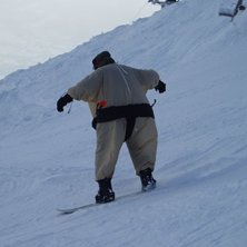 Sumo brottare i backen. Foto: Adam Hansson. &Aring;kare: Sumo-Man.