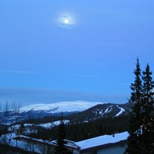 Morgonm&aring;ne &ouml;ver Mullfj&auml;llet (v&auml;sterut). Foto: Johan Edenteg.