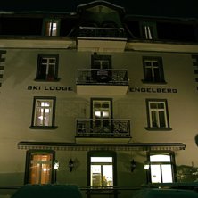 Foto: Johan Jonsson. &Aring;kare: Ski Lodge Engelberg &ndash; Free Radicals fasta h&aring;llpunkt i tillvaron..