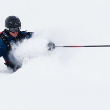 N&auml;r det ligger s&aring; h&auml;r mycket sn&ouml; p&aring; berget sl. Foto: Alexander Thurban. &Aring;kare: Henrik Svensson.