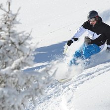 &Aring;kare: Marcus Lindh.