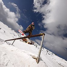 bs board... fj&auml;rrblixt! haha! ;P . Foto: pierre delerue ?. &Aring;kare: hilla.