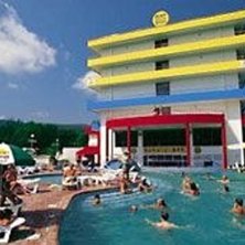 helt sjukt vilken sommar! men nu ser vi fram emot . Foto: henrik bothroyde. &Aring;kare: cordell.