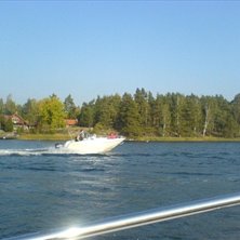 K&ouml;rde lite b&aring;t. Foto: Olle Tengn&eacute;r.