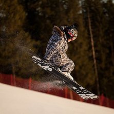 Mid air. Foto: J&ouml;rgen Nilsson. &Aring;kare: Eric Norrlander.