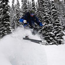 Jon poppar lite kuddar i Rogers Pass. Foto: Mattias. &Aring;kare: Jon Ramstedt.