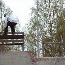 lipp p&aring; en liten b&auml;nk . Foto: Filip Burman. &Aring;kare: Jesper Nystr&ouml;m.