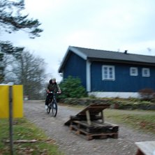 jag &auml;r nyb&ouml;rjare. Foto: pappa. &Aring;kare: jag.
