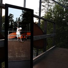 Martin smaskar p&aring; en fs smith i spegeln! kanonkul. Foto: David Husberg. &Aring;kare: Martin Ring&ouml;.