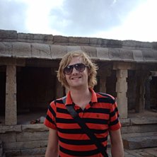 Jag bland tempel i Hampi. Foto: Johan Wallin.