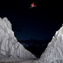 Night session on a roadgap.. Foto: Sverre F. Hjornevik. &Aring;kare: Sigbjorn Tveit.