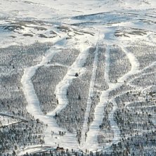 Vindfull p&aring;skedag
Dagen starter med to plussgrade.