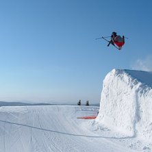 Backflip i &Aring;re. Foto: Jacob Sehlin. &Aring;kare: Eric Clark.