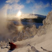 N&auml;stan tre dec finfin sn&ouml; damp ner natten till . Foto: Mattias Fredriksson. &Aring;kare: Sebastian Garhammer.