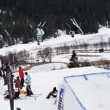 Side front!. Foto: Tommie Johansson. &Aring;kare: Alx Bergsten och Filip Berggren.