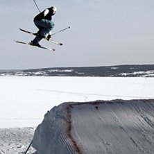 Ehhh n&aring;n ball grabb p&aring; en 7a eller 5a. Foto: Tim Forstr&ouml;m Jakobsson. &Aring;kare: Fredrik Grut Jonsson.
