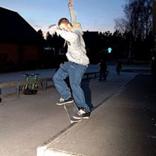Vi var ute och tog &aring;rets f&ouml;rsta skate bilder.. Foto: Nicklas Karlsson. &Aring;kare: Martin.