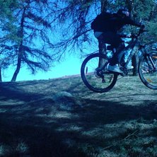 jag hoppar i sunnersta :P:. Foto: daniel lars&eacute;n. &Aring;kare: filip.