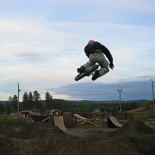 Table i KAC&acute;s dirt slinga.. Foto: Niklas n&aring;nting. &Aring;kare: Jag.