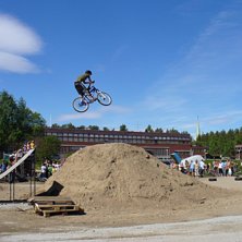 X-up =). Foto: Jimmy Falk. &Aring;kare: Joakim Nilsson (jag).