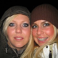 Anna och jag  p&aring; liten fyllevandring till f&ouml;rfes. Foto: andrea carlsson. &Aring;kare: anna &amp;amp; andrea.