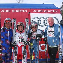 Gruppfoto efter skutskjutet. Foto: Marika Wennman. &Aring;kare: Hela g&auml;nget.