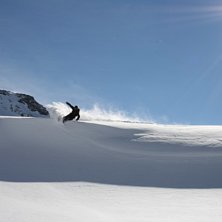 H&auml;rlig vindvall efter sn&ouml;fall och mycket bl&aring;st.. Foto: Sabina M&aring;rtensson. &Aring;kare: Daniel Eriksson.