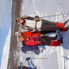 Efter en fin tur uppe p&aring; kalfj&auml;llet &auml;r vi nere . Foto: Bengt Unde. &Aring;kare: Kenneth, Marika &aring; Jag.