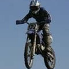 jag hoppar me crossen i vrigstad!!!. Foto: christoffer karlsson. &Aring;kare: mikael karlsson.