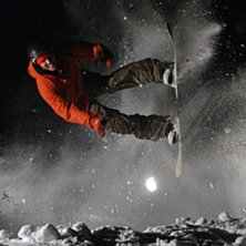 Lite chill och session i tr&auml;dg&aring;rden. . Foto: Anna Lov&eacute;us. &Aring;kare: Nilas Persson.