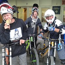 Some friends in the bike park &Aring;re.