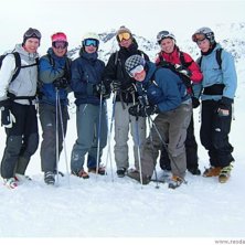 Gruppbild p&aring; g&auml;nget, ute p&aring; en tur en mindre so. &Aring;kare: Anton g&auml;nget.