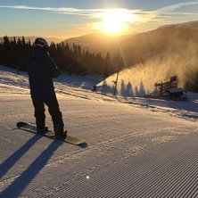 Kanonforhold!
-14 i bunn og -5 p&aring; topp. Glimrende.
