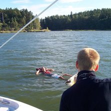 Johan chillar lite efter ett &aring;k... :). Foto: Mimmi Staaf. &Aring;kare: Johan Wolpher.