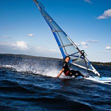 Byig vind och kallt i vattnet.... Foto: Marcus Olsson. &Aring;kare: Adam Holm.