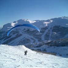 Norsk kille p&aring; sk&auml;rmflygningstur. Foto: Mr reisleiter. &Aring;kare: norman.