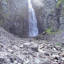 Sveriges h&ouml;gsta vattenfall.. Foto: Hans Nord&eacute;n. &Aring;kare: Emma Nord&eacute;n.