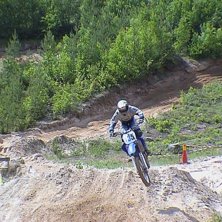 T&auml;vling o vad ska man s&auml;ga, flaggvakten har ju f. Foto: Svempa Wilhelmsson. &Aring;kare: Stefan Andersson.