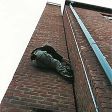 Buildering i J&auml;rpen. Foto: Staffan Bj&ouml;rklund. &Aring;kare: Pontus Tengvall.
