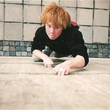 Roligt boulderproblem utanf&ouml;r Systembolaget.. Foto: Staffan Bj&ouml;rklund. &Aring;kare: Pontus Tengvall.