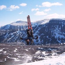 Personalbacken, hittade en vinddriva som vi gr&auml;vd. Foto: Kristoffer Richardsson. &Aring;kare: Jonas Lindkvist.