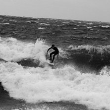 stor och st&ouml;kig s&ouml;ndag p&aring; stenstrand. fick tv&aring;. Foto: Henrik Orgna. &Aring;kare: Jacob Wester.
