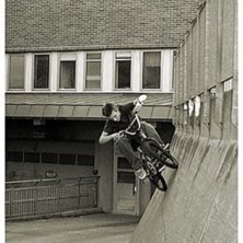 Wallride Kommunhuset.. Foto: Rasmus Andersson. &Aring;kare: Martin Fredriksson.