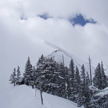 Hikeing the highland bowl. . Foto: Helena Moberg.